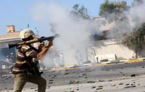 إصابة 14 مدنيا بقصف مستشفى وحي سكني في طرابلس