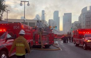 وقوع انفجار و آتش‌سوزی گسترده در لس‌آنجلس/ چندین ساختمان طعمه حریق شد/ تاکنون 10 آتش نشان مجروح شده اند 
