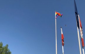 ادانة واسعة لرفع بعثة الاتحاد الأوربي لعلم المثليين بالعراق
