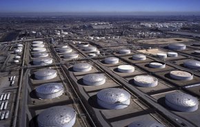 هبوط مخزونات النفط الأمريكية الى 4.8 مليون برميل الأسبوع الماضي
