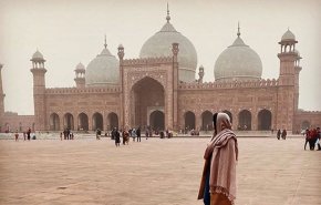 نماز عید فطر در پاکستان مطابق پروتکل‌های بهداشتی اقامه شد