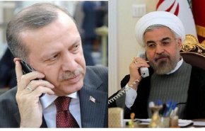 روحاني واردوغان يؤکدان ضرورة اعادة فتح الحدود بين البلدين