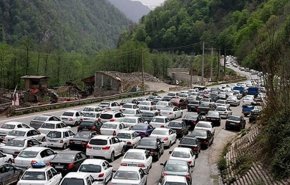 آخرین وضعیت ترافیکی جاده‌های کشور/ترافیک سنگین در چالوس و هراز