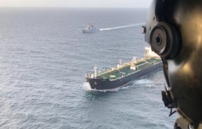 عکس | خوش آمدگویی سفیر ایران به کاپیتان نفتکش Fortune
