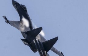 رهگیری یک ساعته هواپیمای جاسوسی آمریکا توسط دو سوخو-35 روس