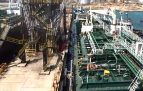 ویدیوی اختصاصی شبکه العالم از پهلو گرفتن دومین نفت‌کش ایران در ونزوئلا
