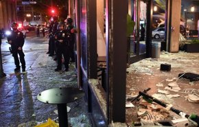 حمله به رستوران‌ها توسط برخی معترضان آمریکایی