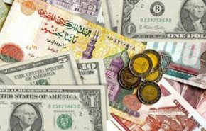 الجنيه المصري يتراجع أمام الدولار في 7 بنوك محلية
