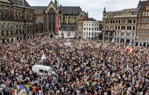  تظاهرات چندهزار نفری ضدنژادپرستی در آمستردام + فیلم