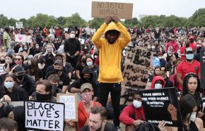 تداوم اعتراض‌ها در انگلیس به قتل شهروند سیاهپوست در آمریکا