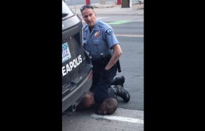 منع تدريب الشرطة في كاليفورنيا على تقنية الخنق خلال الاعتقال