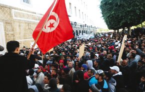 دعوات للتظاهر وحل البرلمان ومحاسبة الفاسدين فی تونس