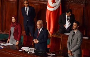 ’تبادل الشتائم’ في برلمان تونس بشأن فرنسا