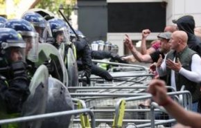 درگیری تظاهرکنندگان در پاریس و لندن با پلیس