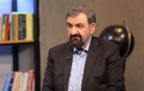 محسن رضایی: دولت مسیر هسته‌ای را گم کرده است!
