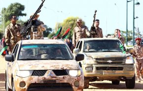 الجيش الليبي يرسل المزيد من القوات إلى غرب سرت