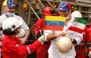 سفينة ايرانية تواجه 'شرطي العالم' وتصل الی فنزويلا