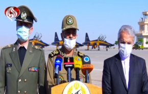 قائد الجيش: طائرة كوثر دليل صمود إيران أمام الحظر