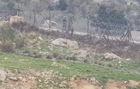 قوة من الاحتلال تمشط الطريق العسكري قرب بلدة العديسة