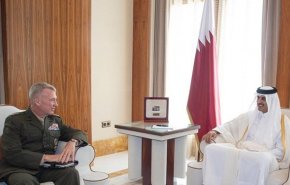 فرمانده تروریست‌های آمریکایی «سنتکام» با امیر قطر دیدار کرد
