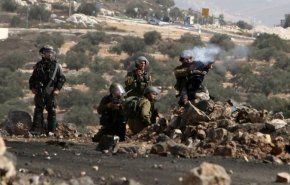 درگیری نظامیان صهیونیست با تظاهرکنندگان فلسطینی در کرانه باختری + فیلم