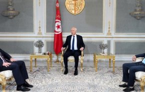 بحران در تونس؛ درخواست سلب اعتماد از رئیس پارلمان پس از استعفای نخست‌وزیر