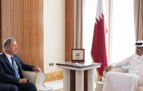أمير قطر يستقبل وزير الدفاع التركي في الدوحة