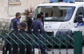 الاحتلال يمدد اعتقال محافظ القدس عدنان غيث سبعة أيام

