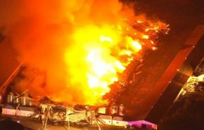 آتش‌سوزی گسترده در یک مجتمع بزرگ کشاورزی در نیوجرسی + فیلم