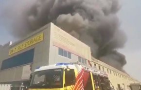  آتش‌سوزی در منطقه صنعتی «جبل علی» امارات + فیلم