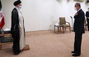   لحظه دیدار نخست وزیر عراق با رهبر معظم انقلاب + فیلم