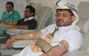 محمد علي الحوثي يدشن حملة تبرع بالدم في صنعاء