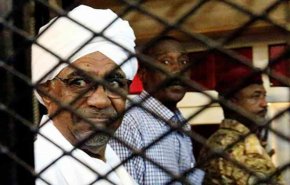 بالتفاصيل حبل المشنقة يقترب من رقبة الرئيس السوداني المخلوع