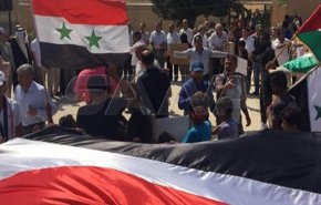 تظاهرات ضد آمریکایی مردم در شرق سوریه ادامه دارد
