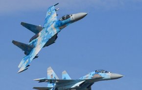 جنگنده سوخو-27 روسیه هواپیمای جاسوسی آمریکا را رهگیری کرد