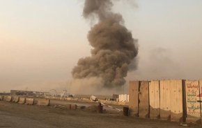 بالفيديو: عراقيون يرصدون تحليق طيران امريكي فوق معسكر الصقر