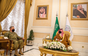 دیدار خالد بن‌سلمان با رئیس ستاد مشترک ارتش آمریکا