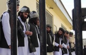 الحكومة الافغانية تفرج عن 400 من سجناء طالبان تمهيداً للمفاوضات