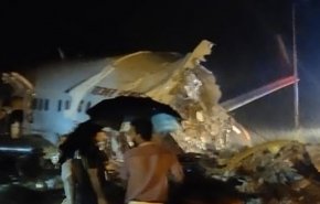 یک هواپیمای مسافربری هند حین فرود آمدن سقوط کرد
