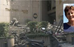 فیلمی وحشتناک از لحظه مصدومیت شدید همسر سفیر هلند در لبنان بر اثر موج انفجار 