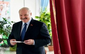 لوكاشنكو يفوز برئاسة بيلاروسيا