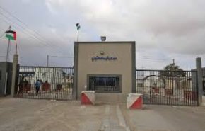 سلطات الاحتلال تغلق معبر كرم أبو سالم التجاري مع غزة