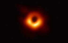 'ضربات قلب' غير عادية لثقب أسود تحير علماء الفلك!
