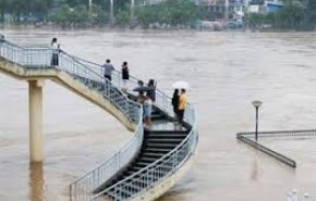 إجلاء 100 ألف صيني بسبب الفيضانات 