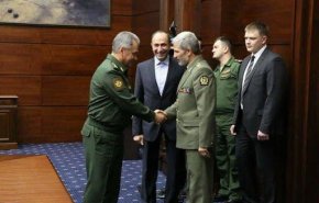 وزیر الدفاع الإیراني یلتقي نظیره الروسي في موسکو