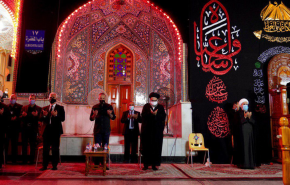 بالصور .. الكاظمي يحضر مجلس العزاء الحسيني في الكاظمية