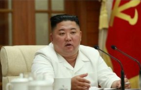 زعيم كوريا الشمالية يظهر في العلن ويحذر من كورونا وإعصار بافي
