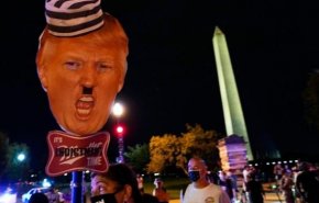 تظاهرات ضدترامپ در مقابل کاخ سفید