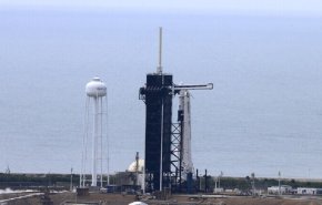 أمريكا تخفق في إطلاق صاروخ مع قمر تجسس سري