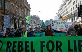 آماده‌باش نیروهای امنیتی انگلیس در آستانه تظاهرات فلج کننده فعالان محیط زیست در لندن